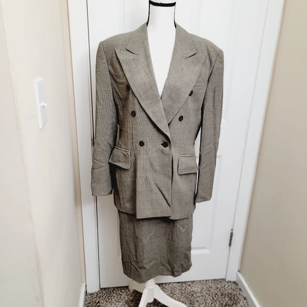 ESCADA Vintage Gingham Suit Set, Suit Blazer & Pencil Skirt - Picture 2 of 16
